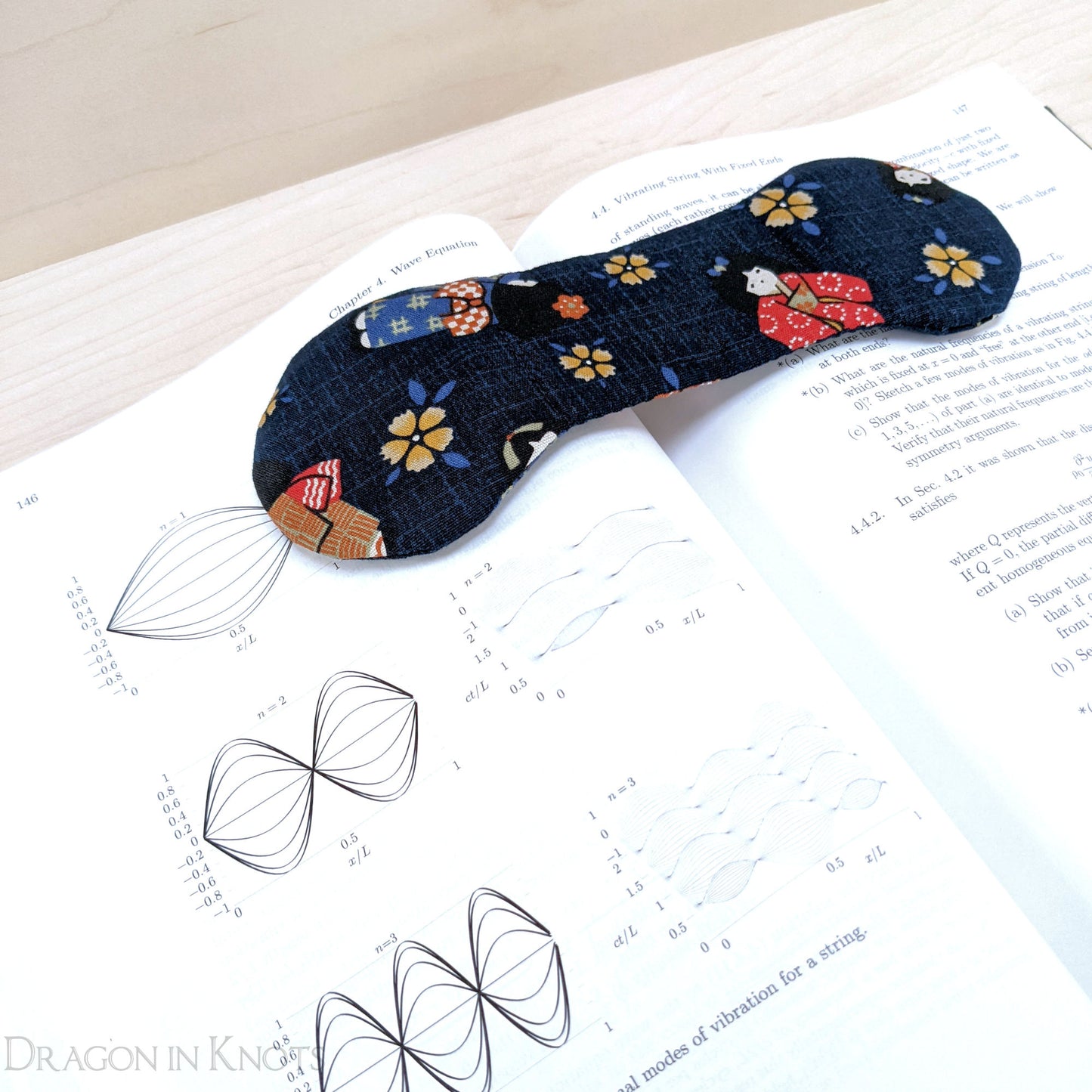 Girls in Kimonos Book Weight - Dragon in Knots