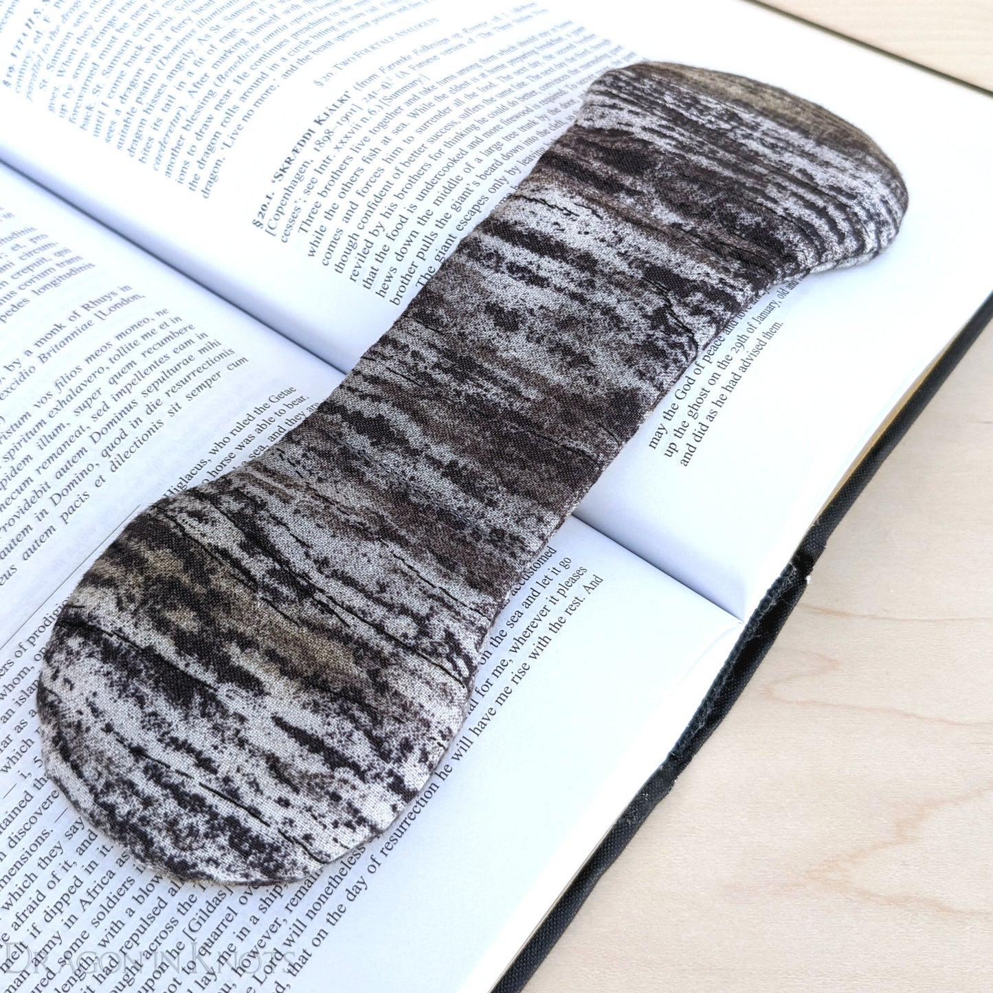 Striated Book Weight - Dragon in Knots