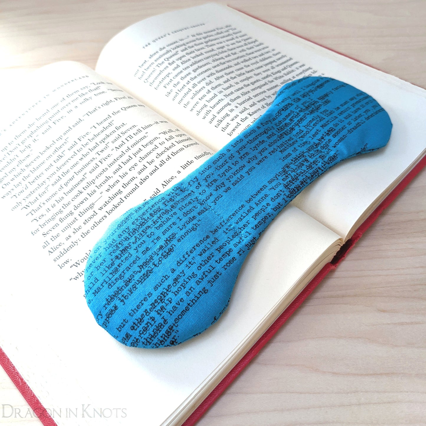 Currently Reading - Book Weight - Dragon in Knots