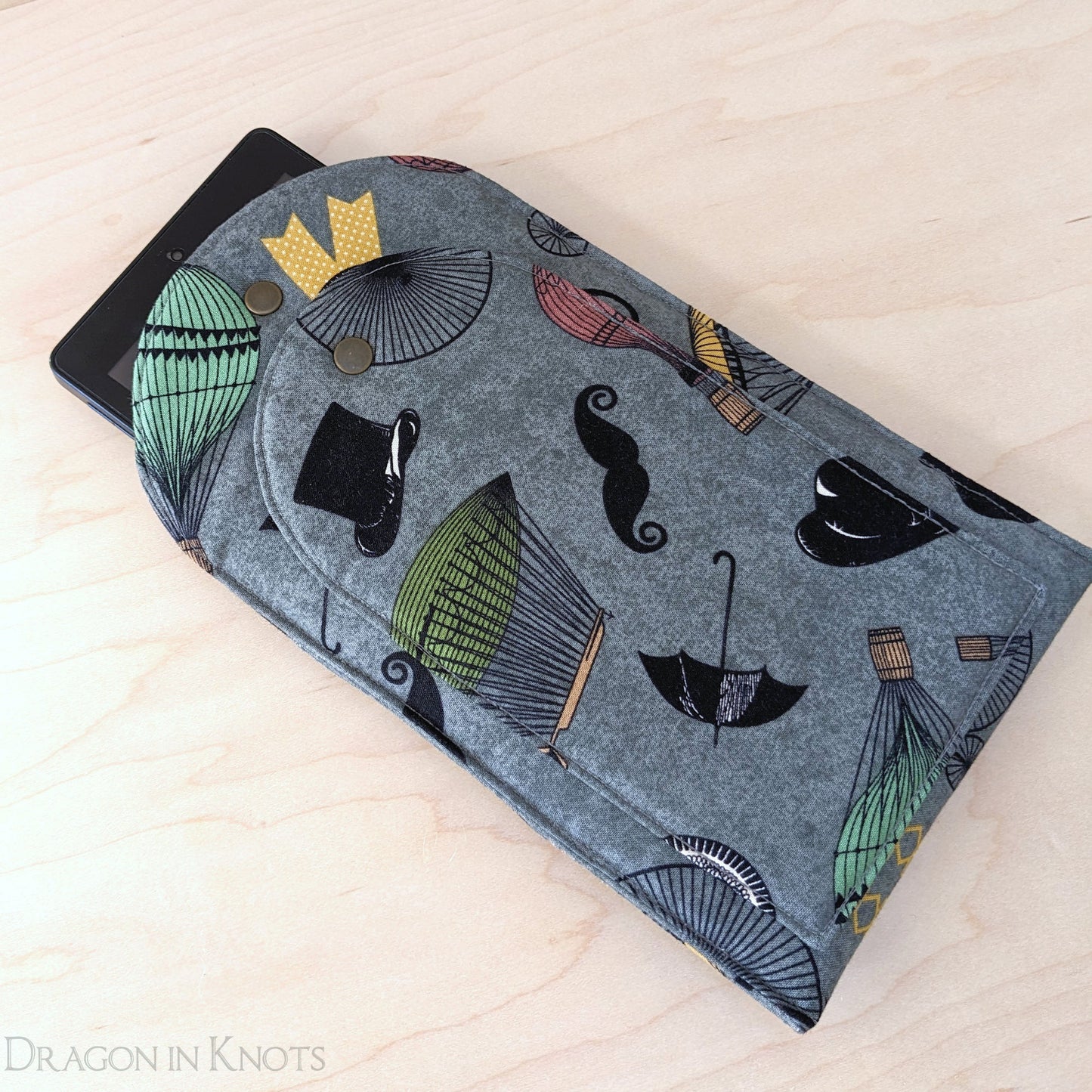 Take Flight - Ereader or Small Book Sleeve - Dragon in Knots