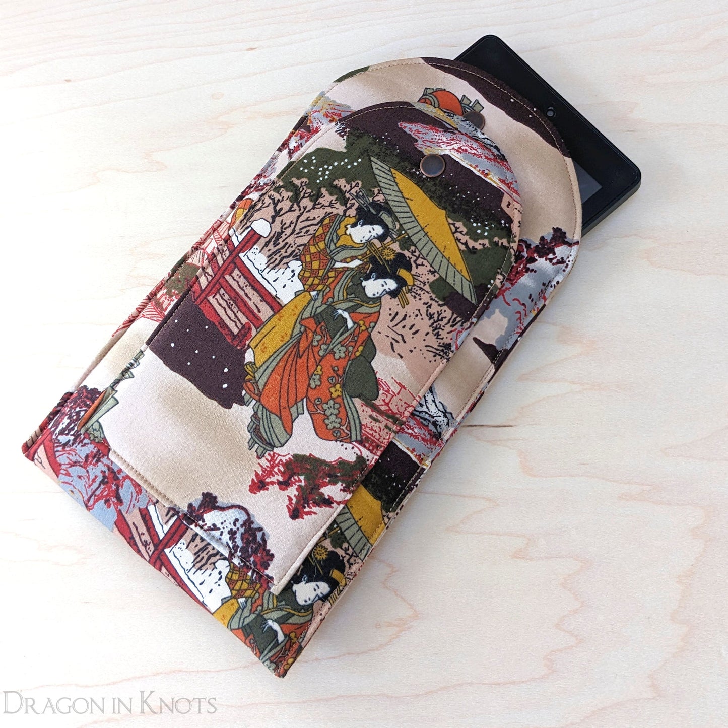 Japanese Women Soft Ereader Case - Dragon in Knots