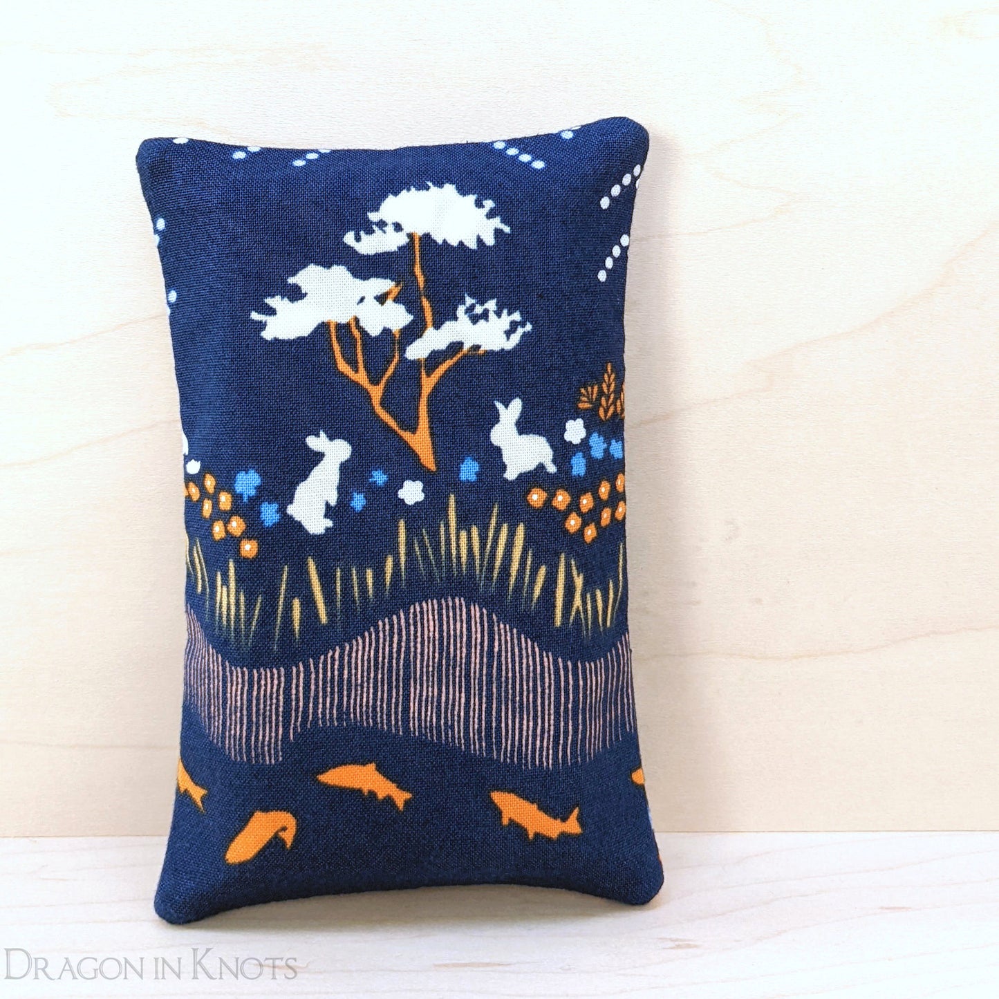 Honey Hill Pocket Tissue Holder - Dragon in Knots