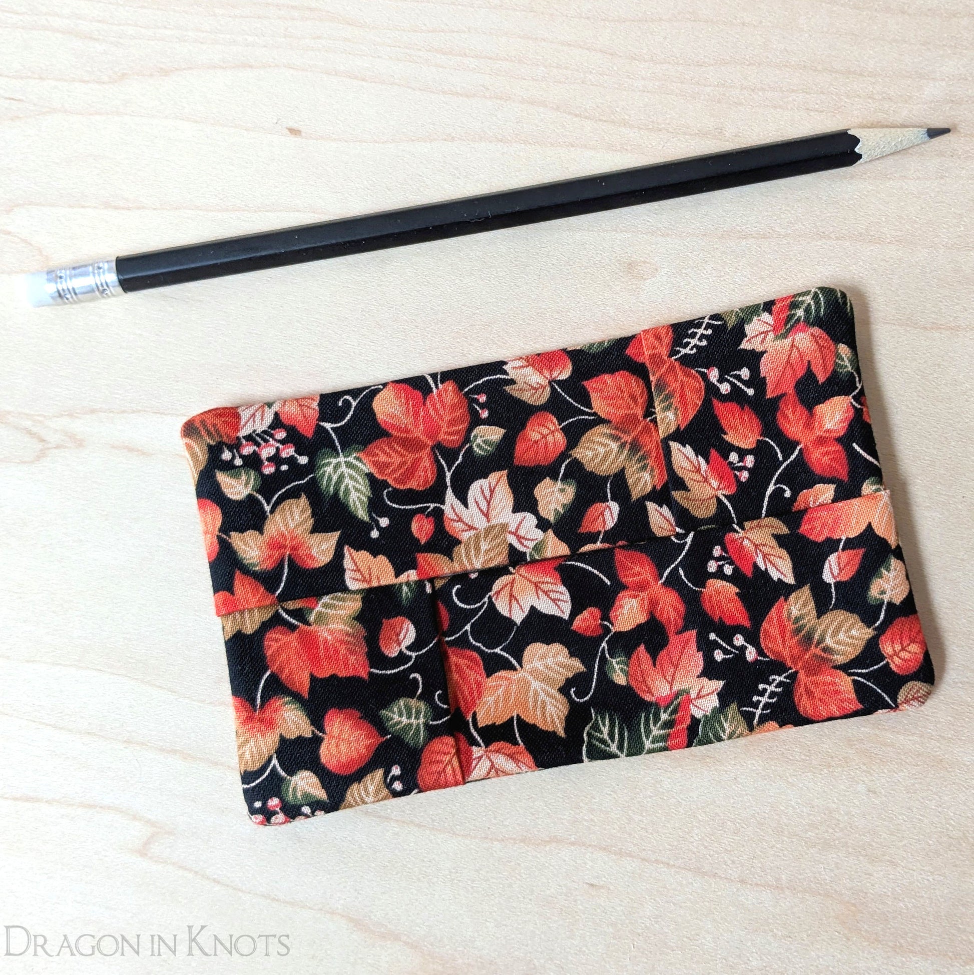 Black Geometric Pocket Tissue Holder - Dragon in Knots