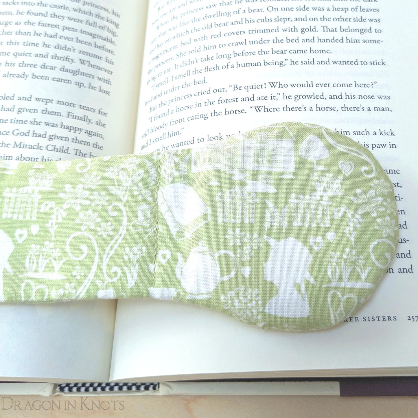 Anne Book Weight - light green fabric - Dragon in Knots