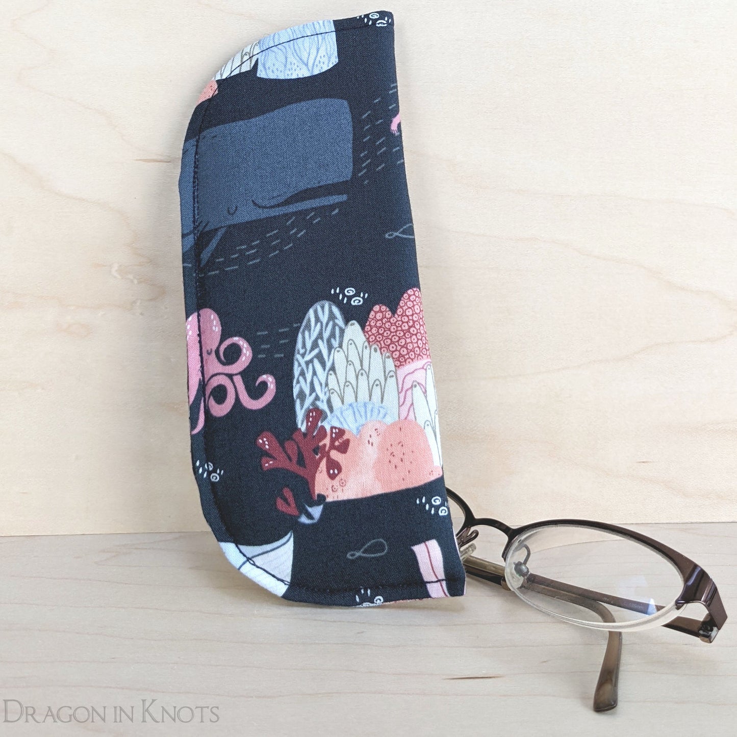 Ocean Animals Soft Eyeglass Case - S M - Dragon in Knots