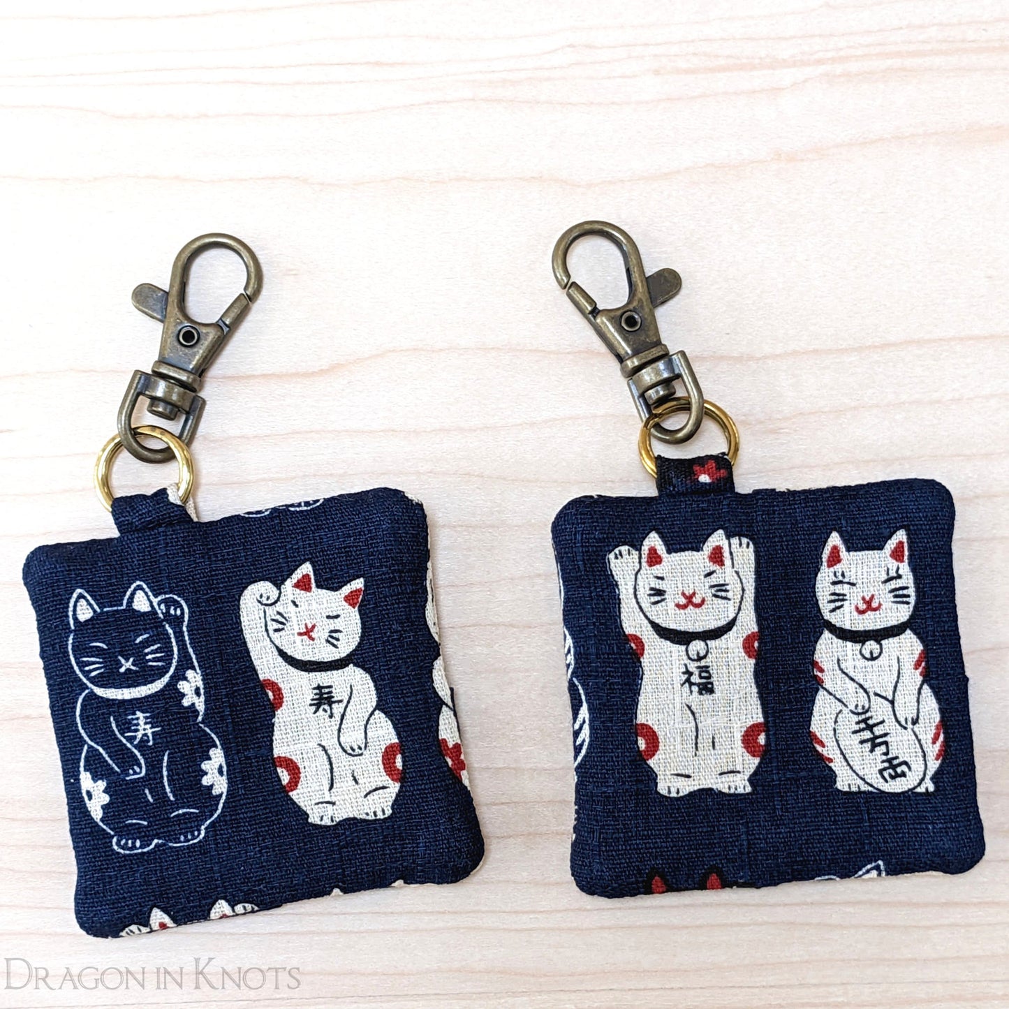 Maneki Neko Earbud Keychain Pouch - Dragon in Knots